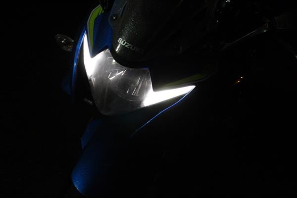 MCN Fleet: A second blown headlight bulb on the Suzuki GSX250R