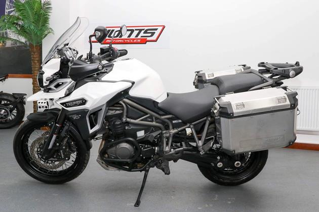 TRIUMPH TIGER 1200 EXPLORER XC