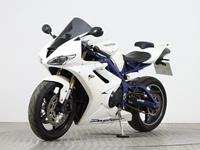 TRIUMPH DAYTONA 675