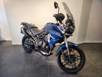 TRIUMPH TIGER 800 XR