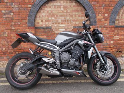 TRIUMPH STREET TRIPLE 765 RS