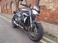 TRIUMPH STREET TRIPLE 765 RS