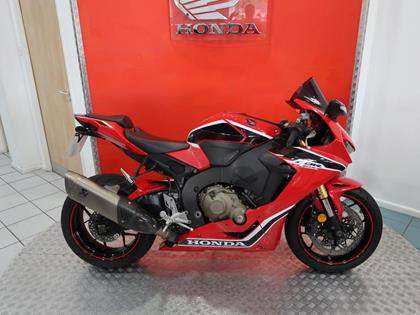 HONDA CBR1000RR FIREBLADE