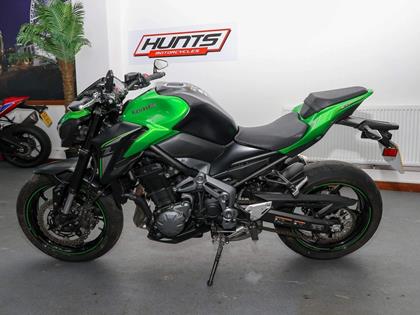 KAWASAKI Z900