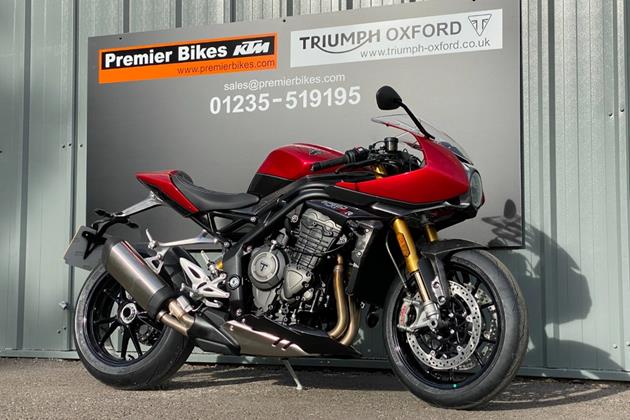 TRIUMPH SPEED TRIPLE 1200 RR