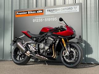 TRIUMPH SPEED TRIPLE 1200 RR 