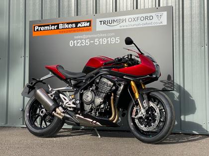 TRIUMPH SPEED TRIPLE 1200 RR