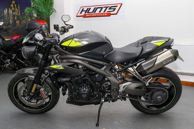 TRIUMPH SPEED TRIPLE 1050 RS