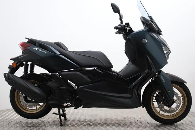 YAMAHA XMAX 125