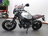 YAMAHA XSR900