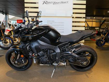 YAMAHA MT-10