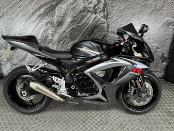 SUZUKI GSX-R750