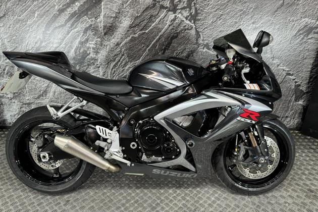 SUZUKI GSX-R750