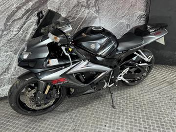 SUZUKI GSX-R750