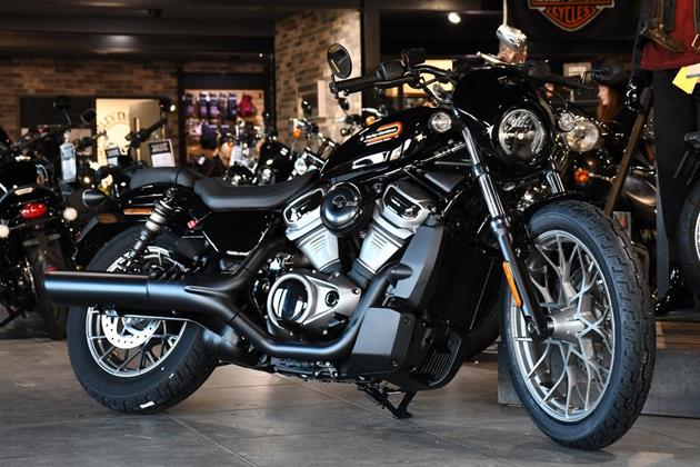 HARLEY-DAVIDSON NIGHTSTER 975