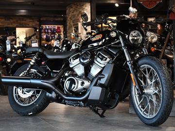 HARLEY-DAVIDSON NIGHTSTER 975