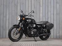 TRIUMPH BONNEVILLE T100 BLACK