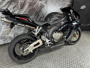 HONDA CBR1000RR FIREBLADE