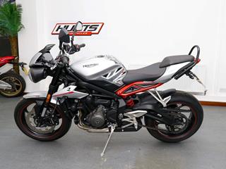 TRIUMPH STREET TRIPLE 765 R 