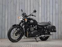 TRIUMPH BONNEVILLE T100