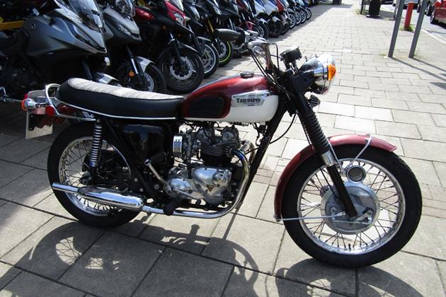 TRIUMPH T100 DAYTONA