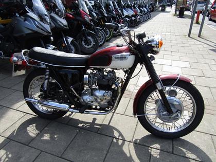 TRIUMPH T100 DAYTONA