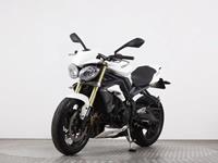 TRIUMPH STREET TRIPLE 675