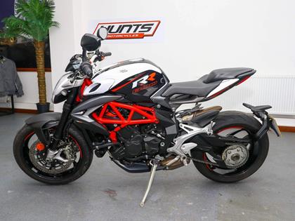 MV-AGUSTA BRUTALE 800RR