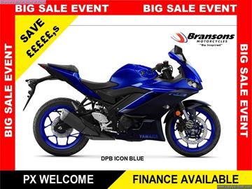 YAMAHA R3