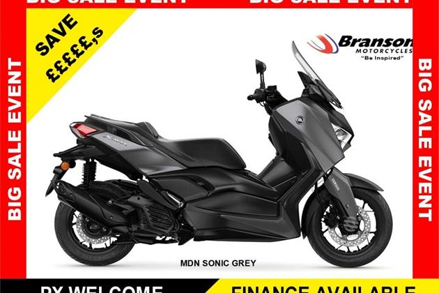 YAMAHA XMAX 125