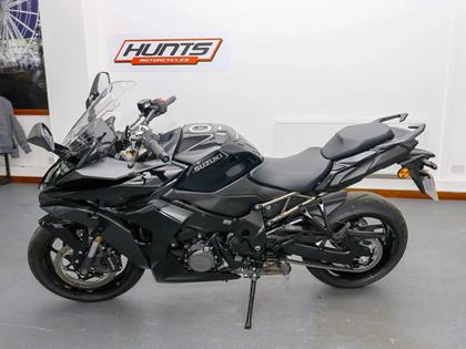 SUZUKI GSX-S1000GT