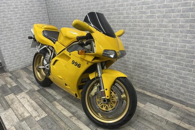 DUCATI 996