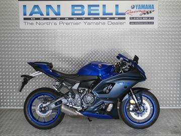 YAMAHA R7