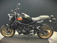 YAMAHA XSR900