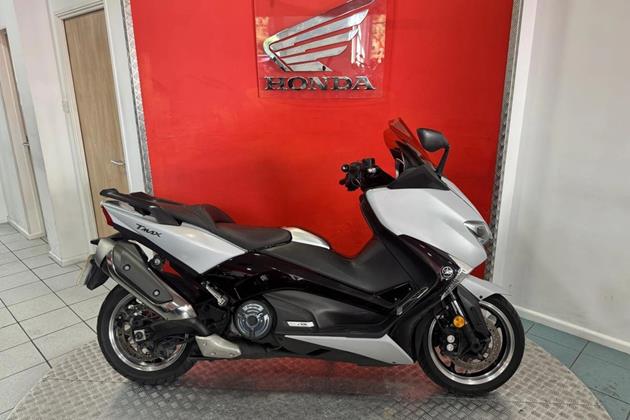 YAMAHA TMAX 530