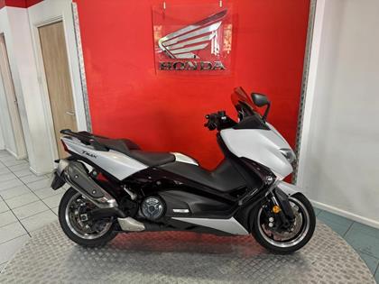 YAMAHA TMAX 530