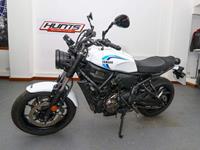 YAMAHA XSR700