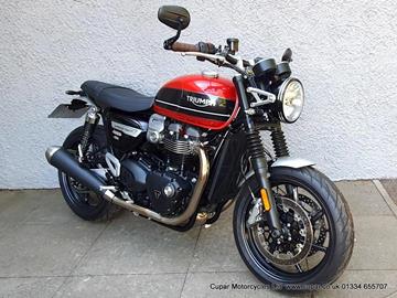 TRIUMPH SPEED TWIN 1200