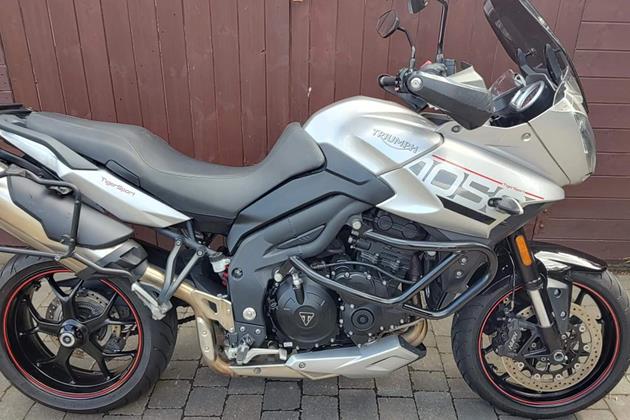 TRIUMPH TIGER 1050