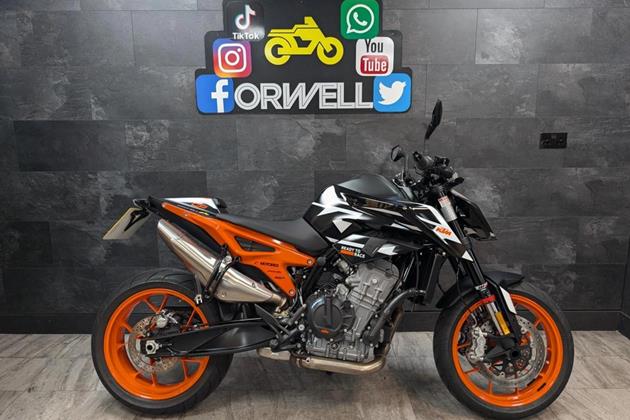 KTM 890 DUKE