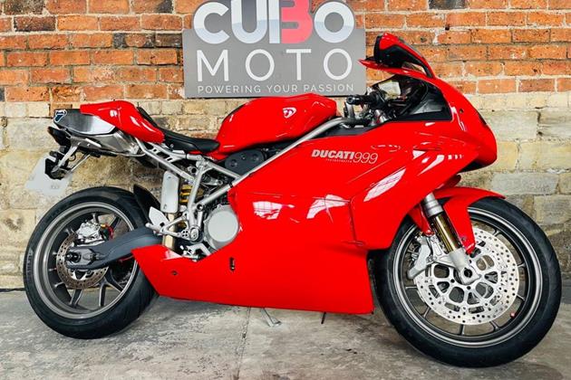 DUCATI 999