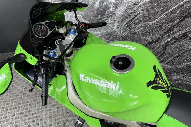 KAWASAKI ZX-9R