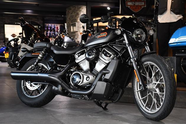 HARLEY-DAVIDSON NIGHTSTER 975