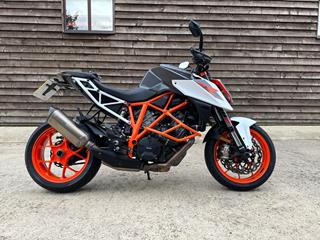 KTM 1290 SUPERDUKE R 