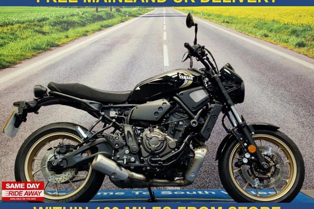 YAMAHA XSR700