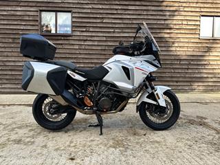 KTM 1290 SUPER ADVENTURE T 