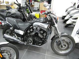 YAMAHA V-MAX 