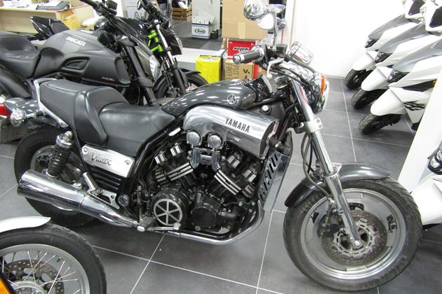 YAMAHA V-MAX