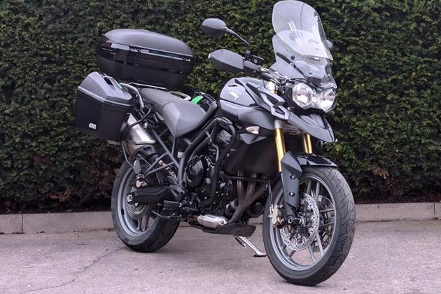 TRIUMPH TIGER 800