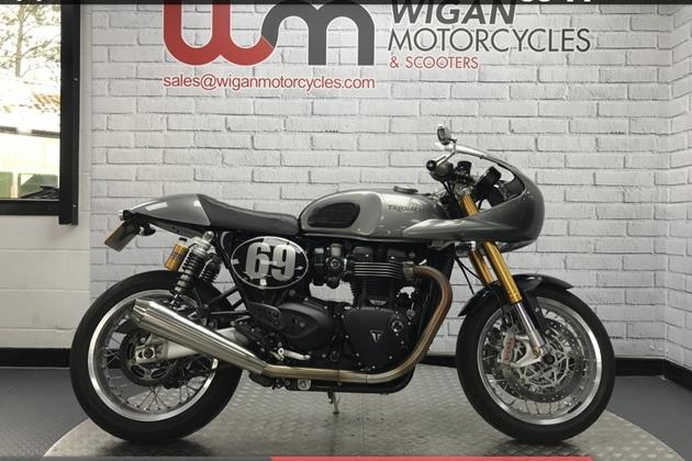 TRIUMPH THRUXTON 1200 R